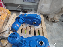 Мотор-редукторы А400,РВЦ-220,В-100,ЦЗВК-100 и другие для привода опорных кран-балок, РВЦ-80 и другие для привода подвесных кран-балок в наличии Мотор-редукторы А400,РВЦ-220,В-100,ЦЗВК-100 и другие для привода опорных кран-балок, РВЦ-80 и другие для привода подвесных кран-балок